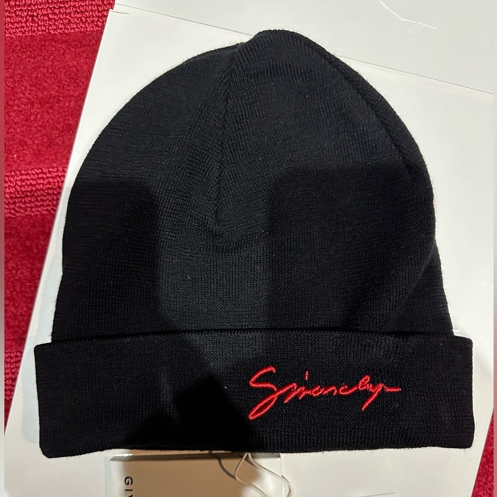 GIVENCHY UNISEX SCRIPT LOGO WOOL BEANIE BLACK RED - Picture 2 of 11